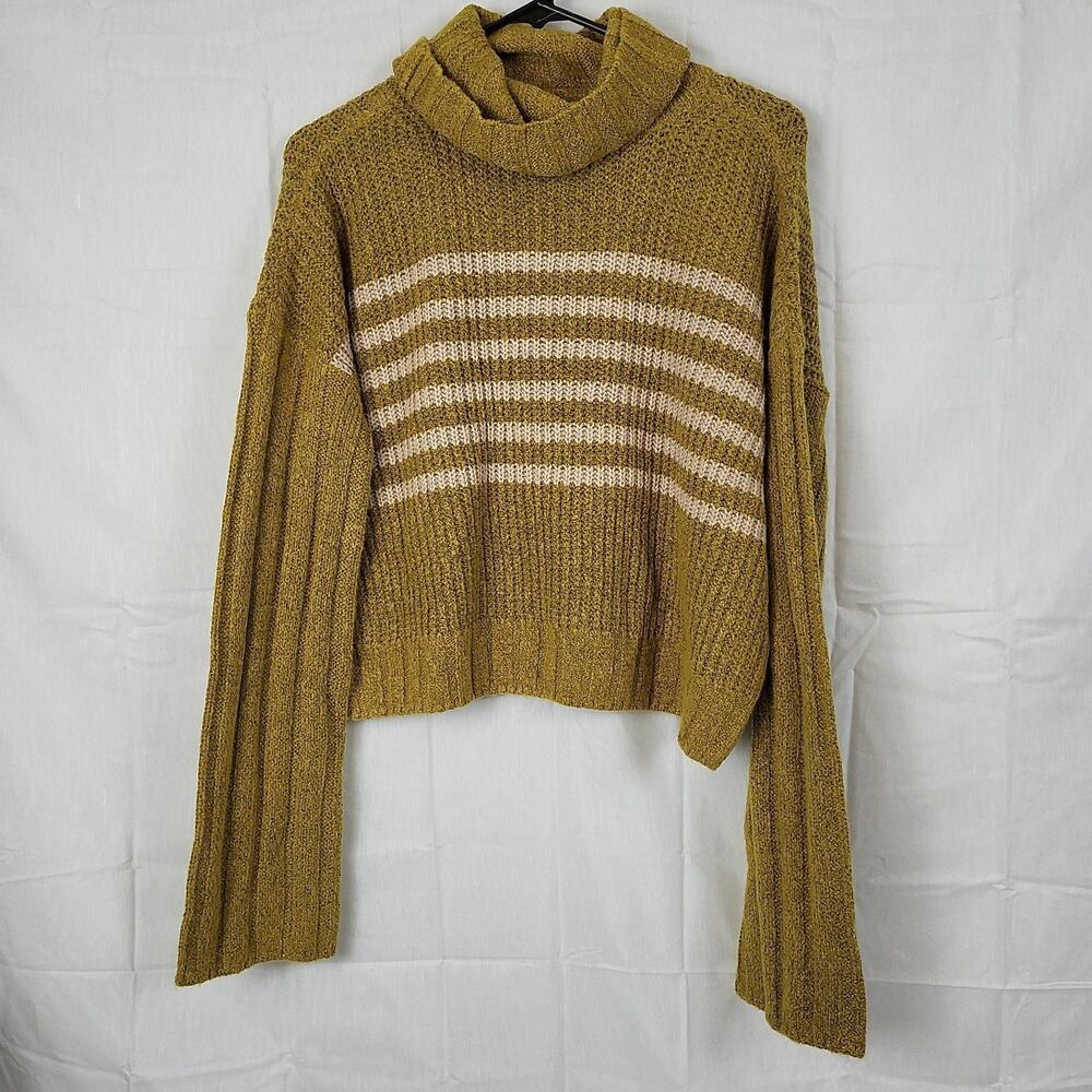 So Womens Olive Beige Turtle‎ Neck Oversized Cropped Pullover Sweater Size Small